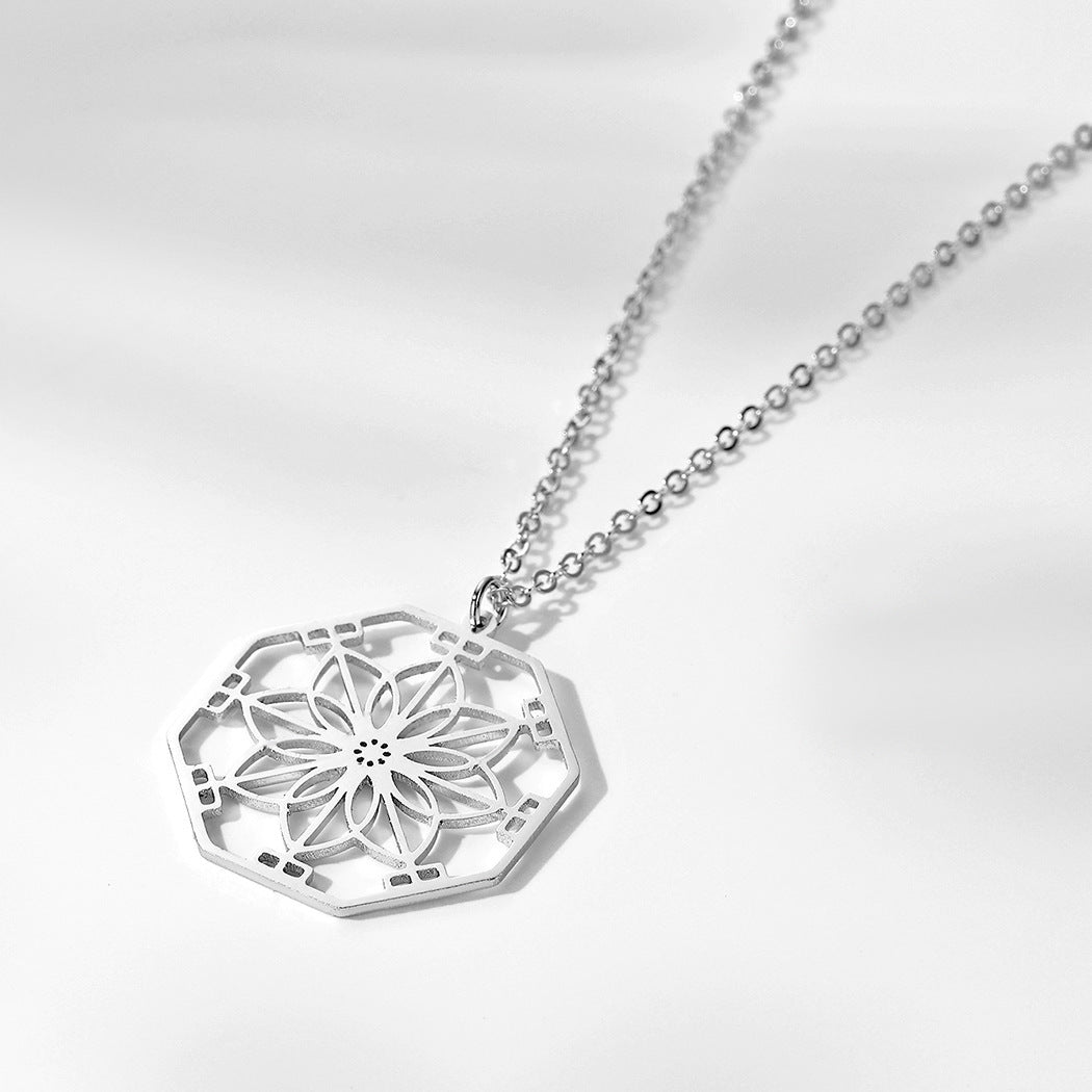 Gleaminggems™    Mandala Flower Pendant Necklace